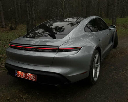 Серый Порше Тайкан, объемом двигателя 0 л и пробегом 55 тыс. км за 70000 $, фото 2 на Automoto.ua