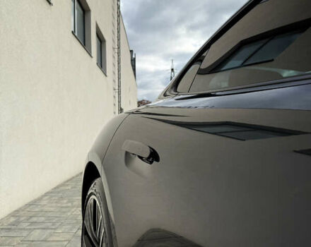 Серый Порше Тайкан, объемом двигателя 0 л и пробегом 55 тыс. км за 52400 $, фото 9 на Automoto.ua