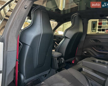 Серый Порше Тайкан, объемом двигателя 0 л и пробегом 10 тыс. км за 93000 $, фото 29 на Automoto.ua