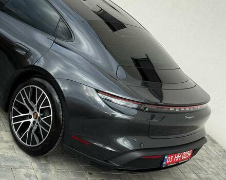 Серый Порше Тайкан, объемом двигателя 0 л и пробегом 55 тыс. км за 52400 $, фото 10 на Automoto.ua