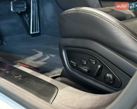 Серый Порше Тайкан, объемом двигателя 0 л и пробегом 10 тыс. км за 93000 $, фото 16 на Automoto.ua