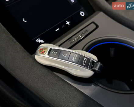 Серый Порше Тайкан, объемом двигателя 0 л и пробегом 10 тыс. км за 93000 $, фото 27 на Automoto.ua