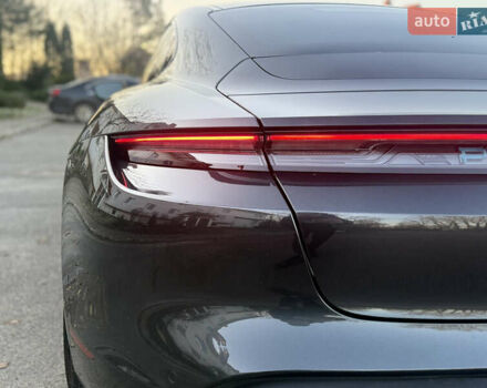 Серый Порше Тайкан, объемом двигателя 0 л и пробегом 63 тыс. км за 85000 $, фото 25 на Automoto.ua