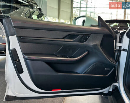 Серый Порше Тайкан, объемом двигателя 0 л и пробегом 10 тыс. км за 93000 $, фото 12 на Automoto.ua