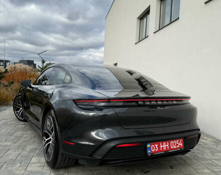 Серый Порше Тайкан, объемом двигателя 0 л и пробегом 55 тыс. км за 52400 $, фото 4 на Automoto.ua