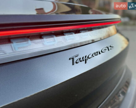 Серый Порше Тайкан, объемом двигателя 0 л и пробегом 63 тыс. км за 85000 $, фото 24 на Automoto.ua