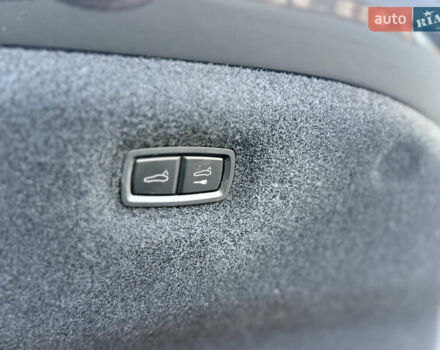 Серый Порше Тайкан, объемом двигателя 0 л и пробегом 63 тыс. км за 85000 $, фото 37 на Automoto.ua