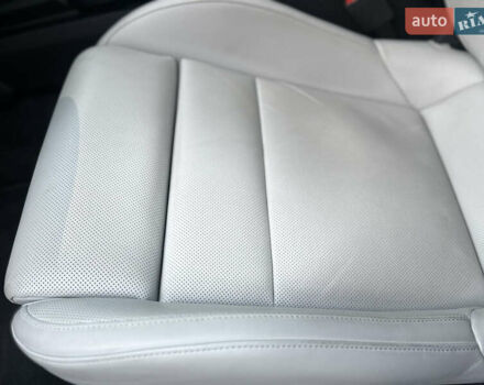 Серый Порше Тайкан, объемом двигателя 0 л и пробегом 63 тыс. км за 85000 $, фото 30 на Automoto.ua