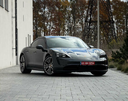 Серый Порше Тайкан, объемом двигателя 0 л и пробегом 55 тыс. км за 52400 $, фото 20 на Automoto.ua