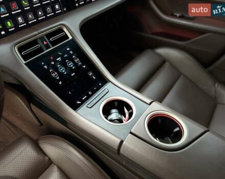 Серый Порше Тайкан, объемом двигателя 0 л и пробегом 63 тыс. км за 72100 $, фото 50 на Automoto.ua