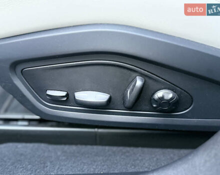 Серый Порше Тайкан, объемом двигателя 0 л и пробегом 63 тыс. км за 85000 $, фото 31 на Automoto.ua