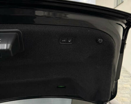 Серый Порше Тайкан, объемом двигателя 0 л и пробегом 55 тыс. км за 52400 $, фото 17 на Automoto.ua