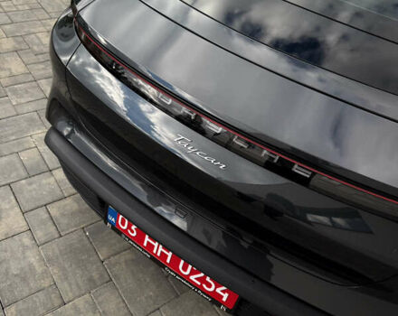 Серый Порше Тайкан, объемом двигателя 0 л и пробегом 55 тыс. км за 52400 $, фото 16 на Automoto.ua