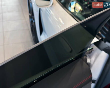 Серый Порше Тайкан, объемом двигателя 0 л и пробегом 10 тыс. км за 93000 $, фото 14 на Automoto.ua