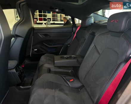 Серый Порше Тайкан, объемом двигателя 0 л и пробегом 10 тыс. км за 93000 $, фото 31 на Automoto.ua