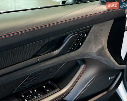 Серый Порше Тайкан, объемом двигателя 0 л и пробегом 10 тыс. км за 93000 $, фото 13 на Automoto.ua