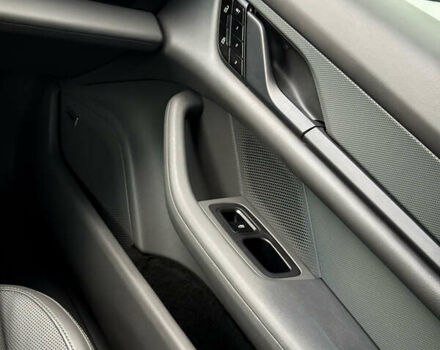 Серый Порше Тайкан, объемом двигателя 0 л и пробегом 55 тыс. км за 52400 $, фото 33 на Automoto.ua