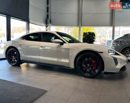 Серый Порше Тайкан, объемом двигателя 0 л и пробегом 10 тыс. км за 93000 $, фото 3 на Automoto.ua