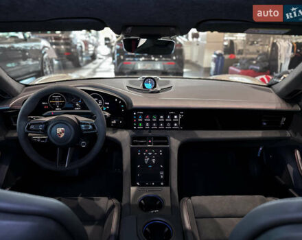 Серый Порше Тайкан, объемом двигателя 0 л и пробегом 10 тыс. км за 93000 $, фото 28 на Automoto.ua