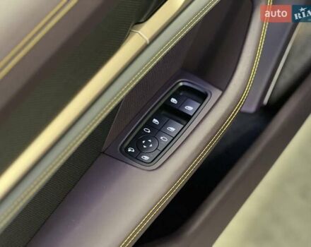 Серый Порше Тайкан, объемом двигателя 0 л и пробегом 9 тыс. км за 175379 $, фото 37 на Automoto.ua