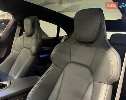 Серый Порше Тайкан, объемом двигателя 0 л и пробегом 9 тыс. км за 175379 $, фото 30 на Automoto.ua