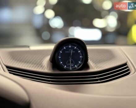 Серый Порше Тайкан, объемом двигателя 0 л и пробегом 9 тыс. км за 175379 $, фото 44 на Automoto.ua