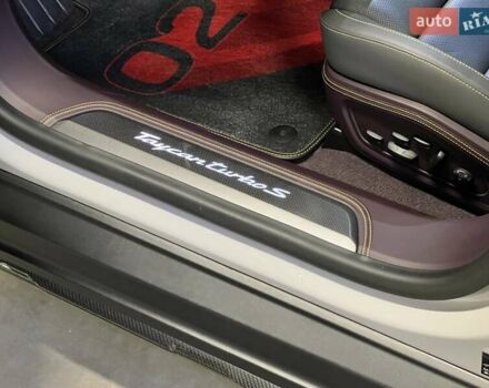 Серый Порше Тайкан, объемом двигателя 0 л и пробегом 9 тыс. км за 175379 $, фото 24 на Automoto.ua