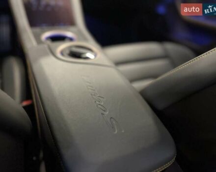 Серый Порше Тайкан, объемом двигателя 0 л и пробегом 9 тыс. км за 175379 $, фото 47 на Automoto.ua