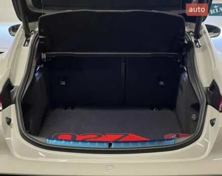 Серый Порше Тайкан, объемом двигателя 0 л и пробегом 9 тыс. км за 175379 $, фото 19 на Automoto.ua