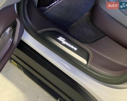 Серый Порше Тайкан, объемом двигателя 0 л и пробегом 9 тыс. км за 175379 $, фото 25 на Automoto.ua