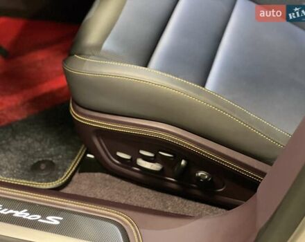 Серый Порше Тайкан, объемом двигателя 0 л и пробегом 9 тыс. км за 175379 $, фото 39 на Automoto.ua