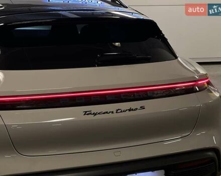 Серый Порше Тайкан, объемом двигателя 0 л и пробегом 9 тыс. км за 175379 $, фото 14 на Automoto.ua