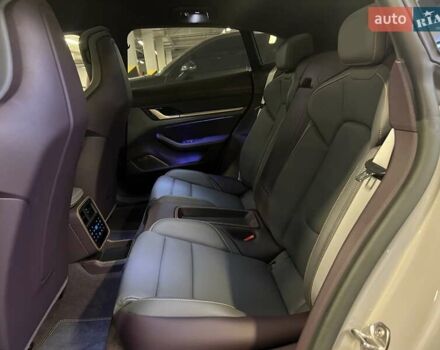 Серый Порше Тайкан, объемом двигателя 0 л и пробегом 9 тыс. км за 175379 $, фото 50 на Automoto.ua