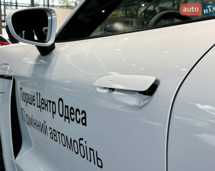 Серый Порше Тайкан, объемом двигателя 0 л и пробегом 5 тыс. км за 104000 $, фото 10 на Automoto.ua