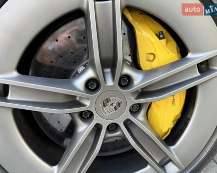 Серый Порше Тайкан, объемом двигателя 0 л и пробегом 24 тыс. км за 180000 $, фото 6 на Automoto.ua