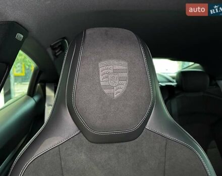 Серый Порше Тайкан, объемом двигателя 0 л и пробегом 5 тыс. км за 104000 $, фото 19 на Automoto.ua