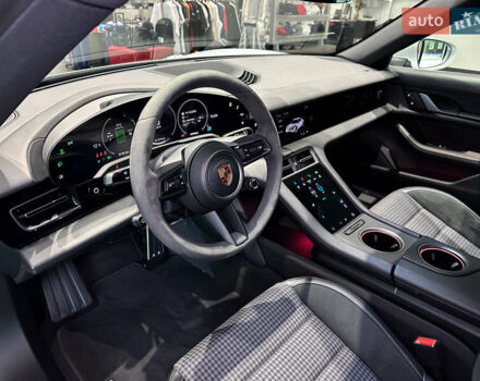 Серый Порше Тайкан, объемом двигателя 0 л и пробегом 5 тыс. км за 104000 $, фото 12 на Automoto.ua