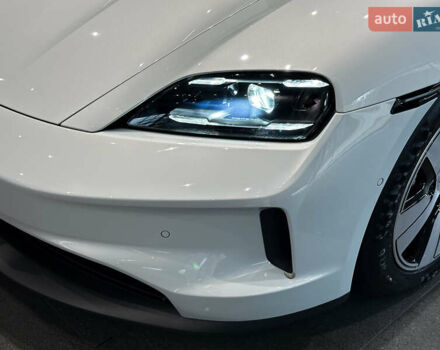 Серый Порше Тайкан, объемом двигателя 0 л и пробегом 5 тыс. км за 104000 $, фото 8 на Automoto.ua