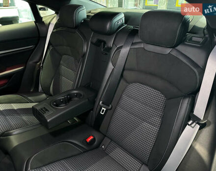 Серый Порше Тайкан, объемом двигателя 0 л и пробегом 5 тыс. км за 104000 $, фото 23 на Automoto.ua