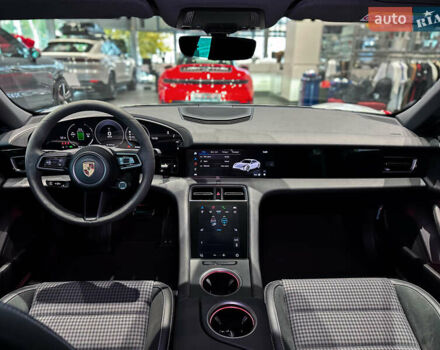 Серый Порше Тайкан, объемом двигателя 0 л и пробегом 5 тыс. км за 104000 $, фото 20 на Automoto.ua