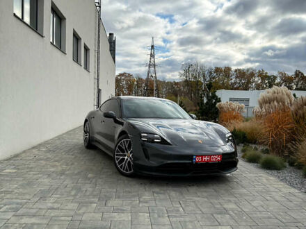 Серый Порше Тайкан, объемом двигателя 0 л и пробегом 55 тыс. км за 52400 $, фото 1 на Automoto.ua