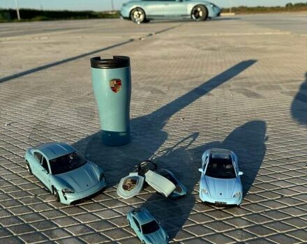 Синий Порше Тайкан, объемом двигателя 0 л и пробегом 15 тыс. км за 100000 $, фото 65 на Automoto.ua