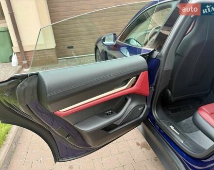 Синий Порше Тайкан, объемом двигателя 0 л и пробегом 38 тыс. км за 73000 $, фото 8 на Automoto.ua