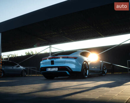 Синий Порше Тайкан, объемом двигателя 0 л и пробегом 15 тыс. км за 100000 $, фото 5 на Automoto.ua