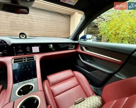 Синий Порше Тайкан, объемом двигателя 0 л и пробегом 38 тыс. км за 73000 $, фото 13 на Automoto.ua