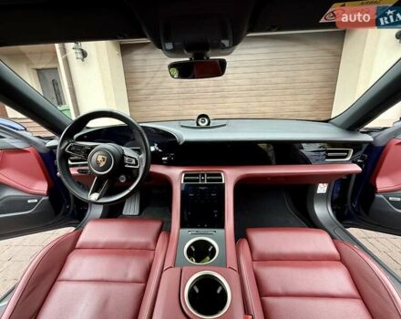 Синий Порше Тайкан, объемом двигателя 0 л и пробегом 38 тыс. км за 73000 $, фото 10 на Automoto.ua