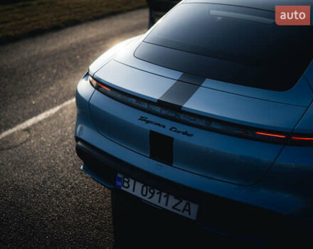 Синий Порше Тайкан, объемом двигателя 0 л и пробегом 15 тыс. км за 100000 $, фото 17 на Automoto.ua