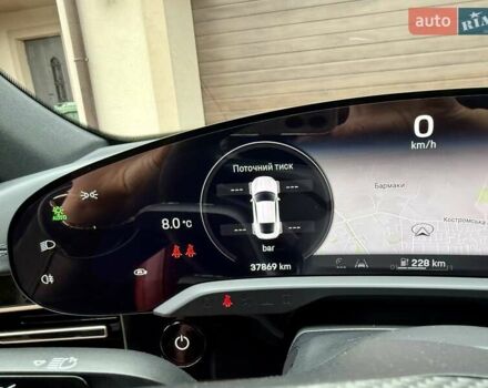 Синий Порше Тайкан, объемом двигателя 0 л и пробегом 38 тыс. км за 73000 $, фото 1 на Automoto.ua