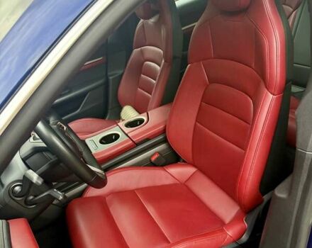 Синий Порше Тайкан, объемом двигателя 0 л и пробегом 38 тыс. км за 73000 $, фото 9 на Automoto.ua