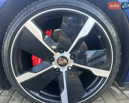 Синий Порше Тайкан, объемом двигателя 0 л и пробегом 76 тыс. км за 55000 $, фото 10 на Automoto.ua